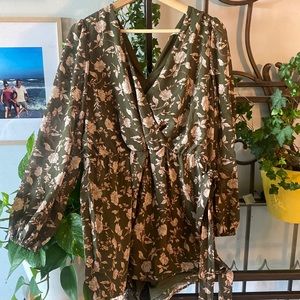 Green long sleeve floral romper
